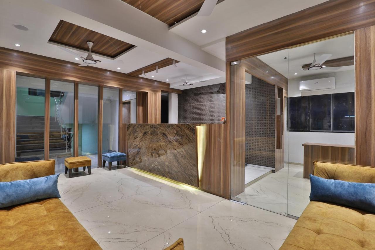 Hotel Privya Rooms And Banquet Сурат Екстер'єр фото