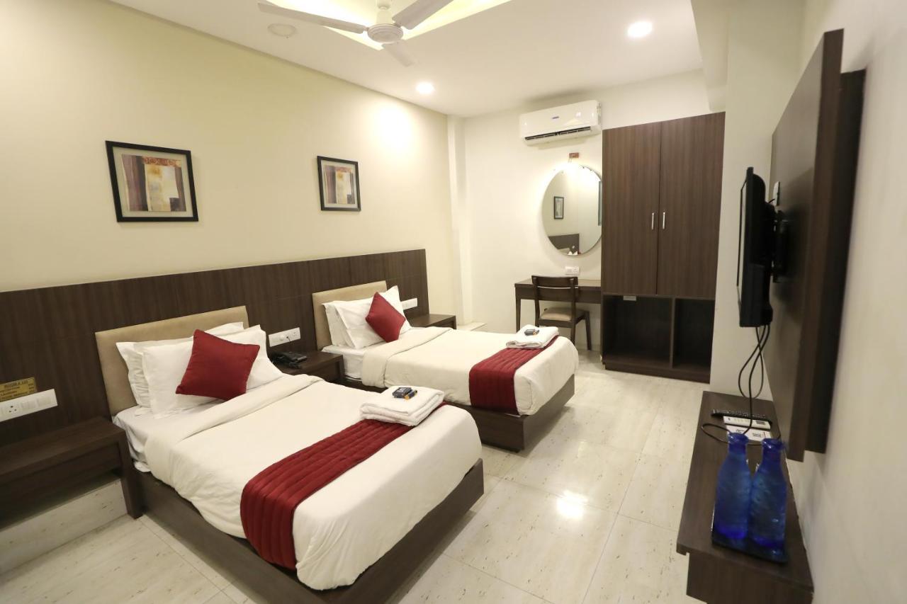 Hotel Privya Rooms And Banquet Сурат Екстер'єр фото