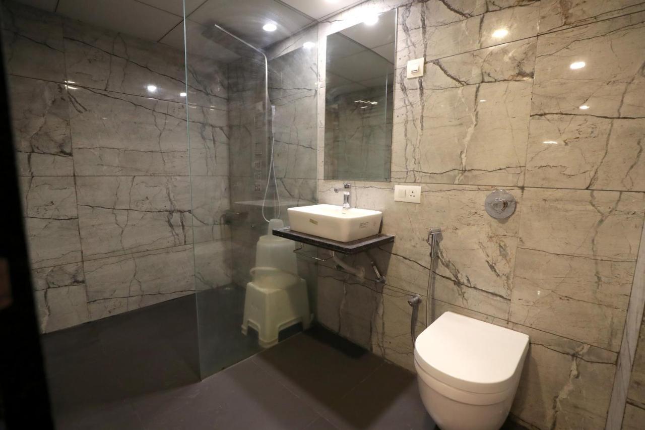 Hotel Privya Rooms And Banquet Сурат Екстер'єр фото