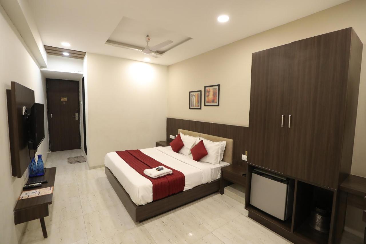 Hotel Privya Rooms And Banquet Сурат Екстер'єр фото